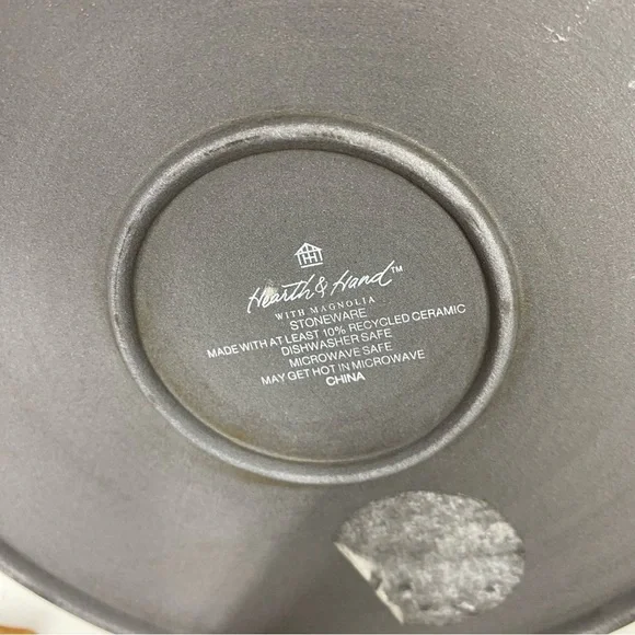 Hearth & Hand 98oz Scalloped Edge Stoneware Shallow Serving Bowl - Picture 5 of 8